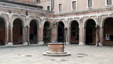 14-sestiere-santa-croce-universita-iuav-chiostro-tolentini