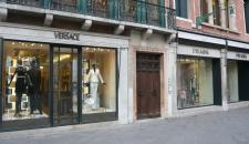 16-shopping-tour